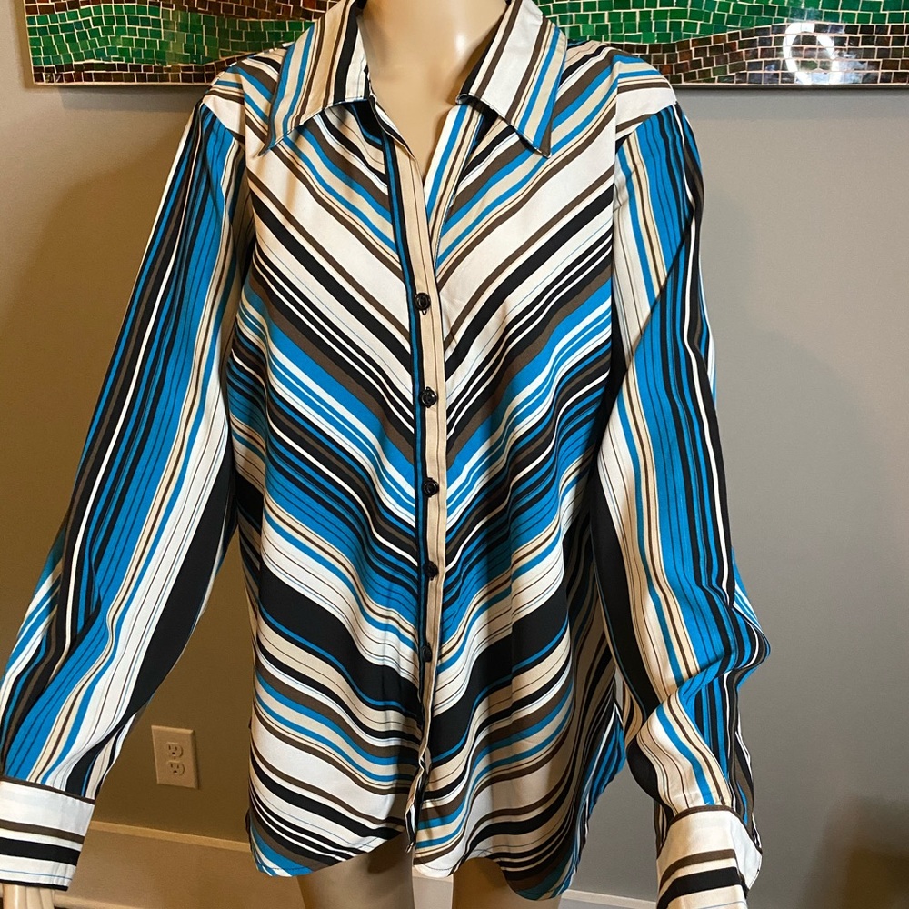 Nice dress blouse size 18/20.